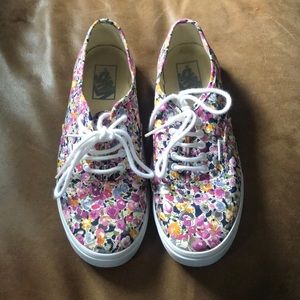 Floral canvas Vans